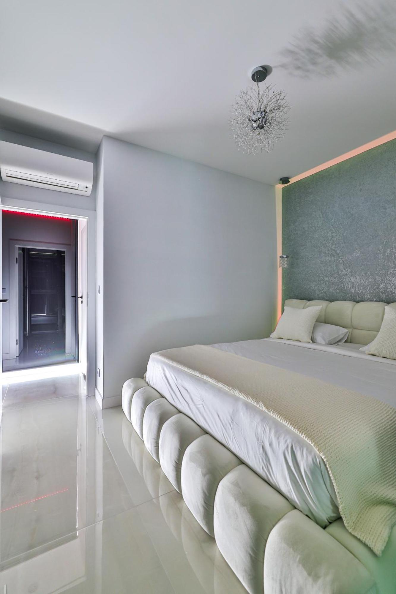 Prestige Skyview * Warsaw